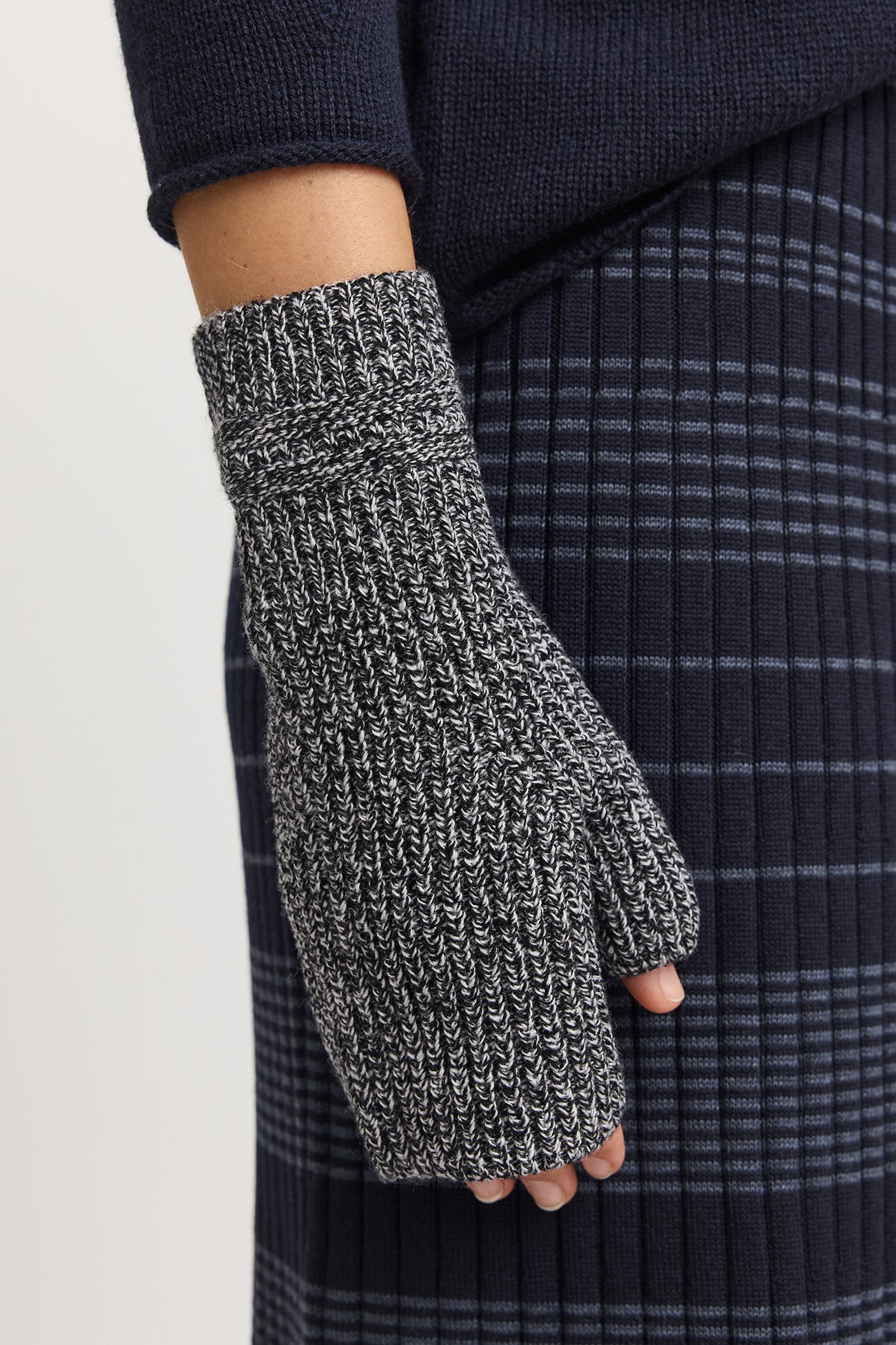 Open End Mitten | Black & White -  - Beechworth Emporium