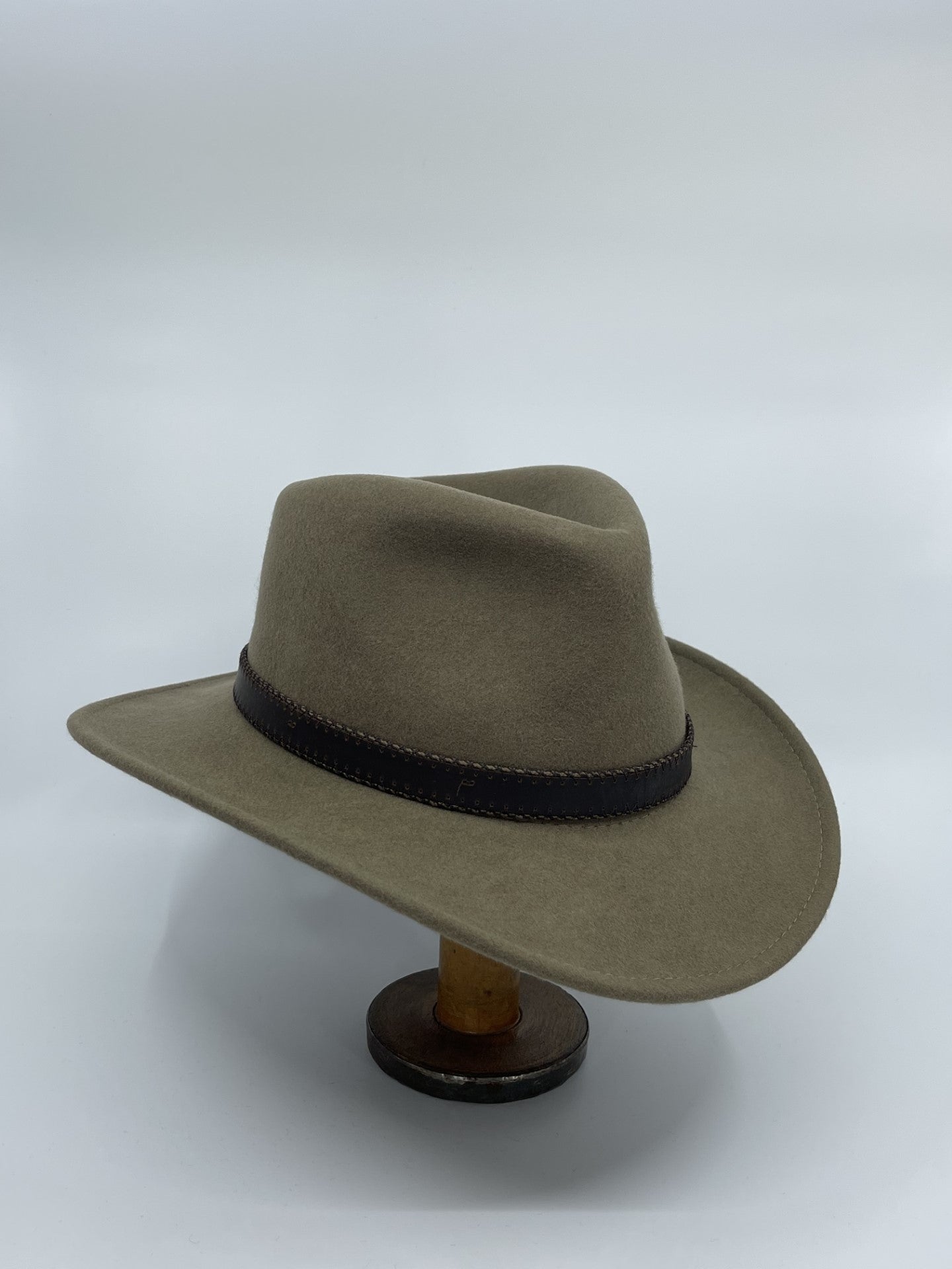 Buck Flinders Wool Felt Outback Hat | Tan - Avenel of Melbourne - Beechworth Emporium