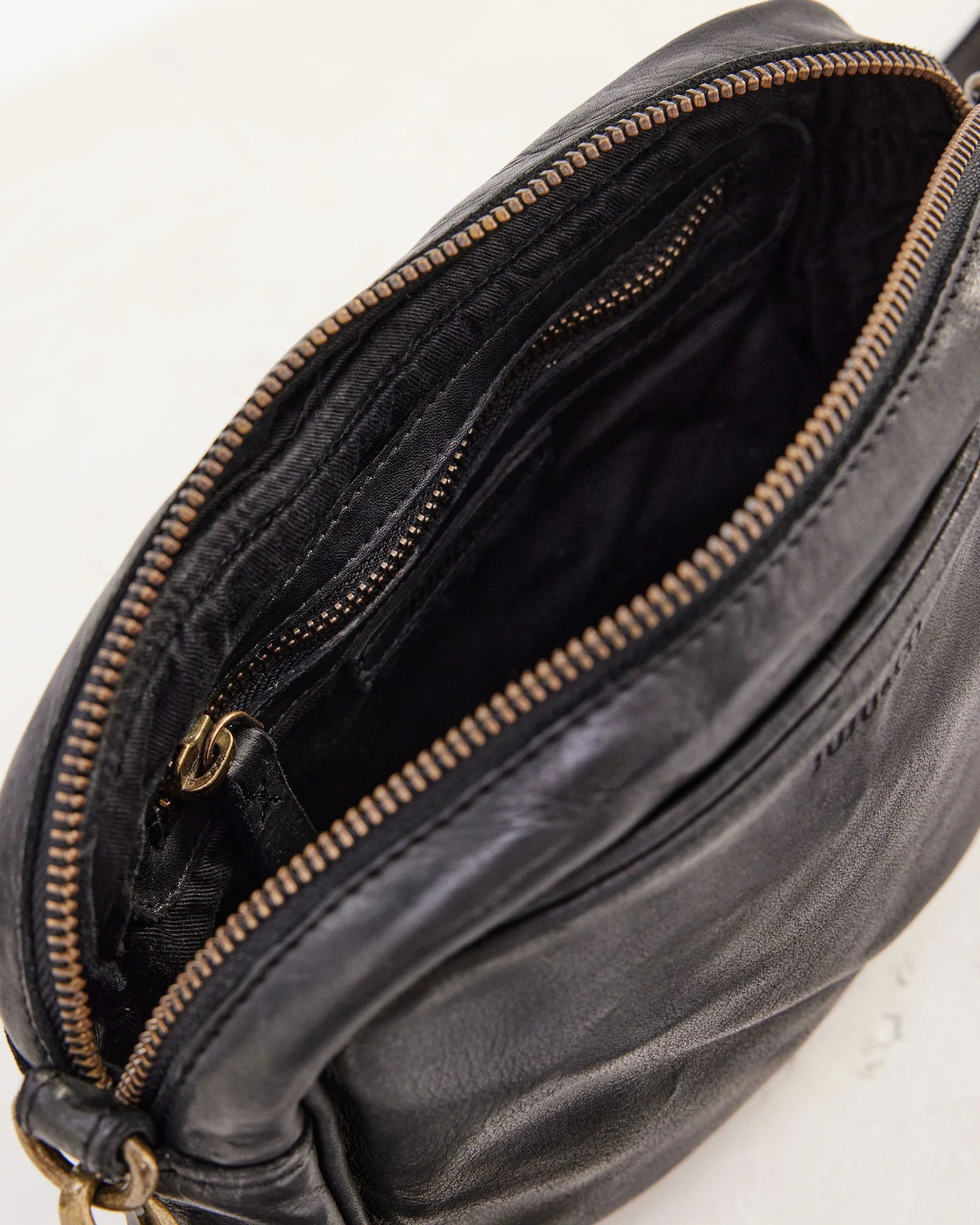 Camera Crossbody | Black -  - Beechworth Emporium