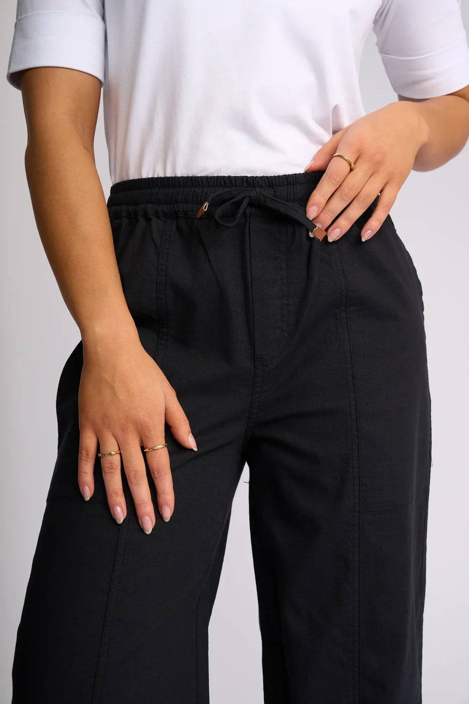 Dione Pant | Black