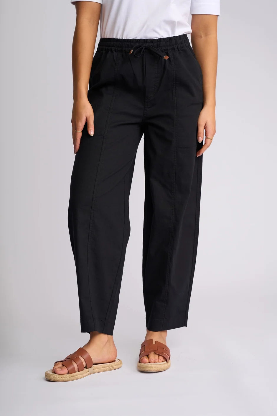 Dione Pant | Black