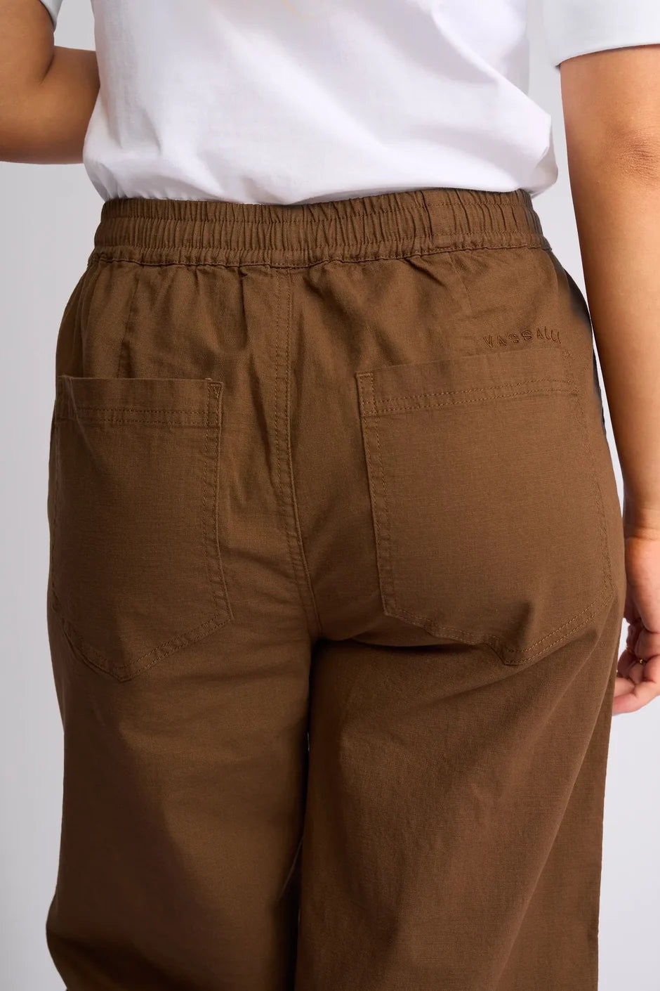 Dione Pant | Pecan