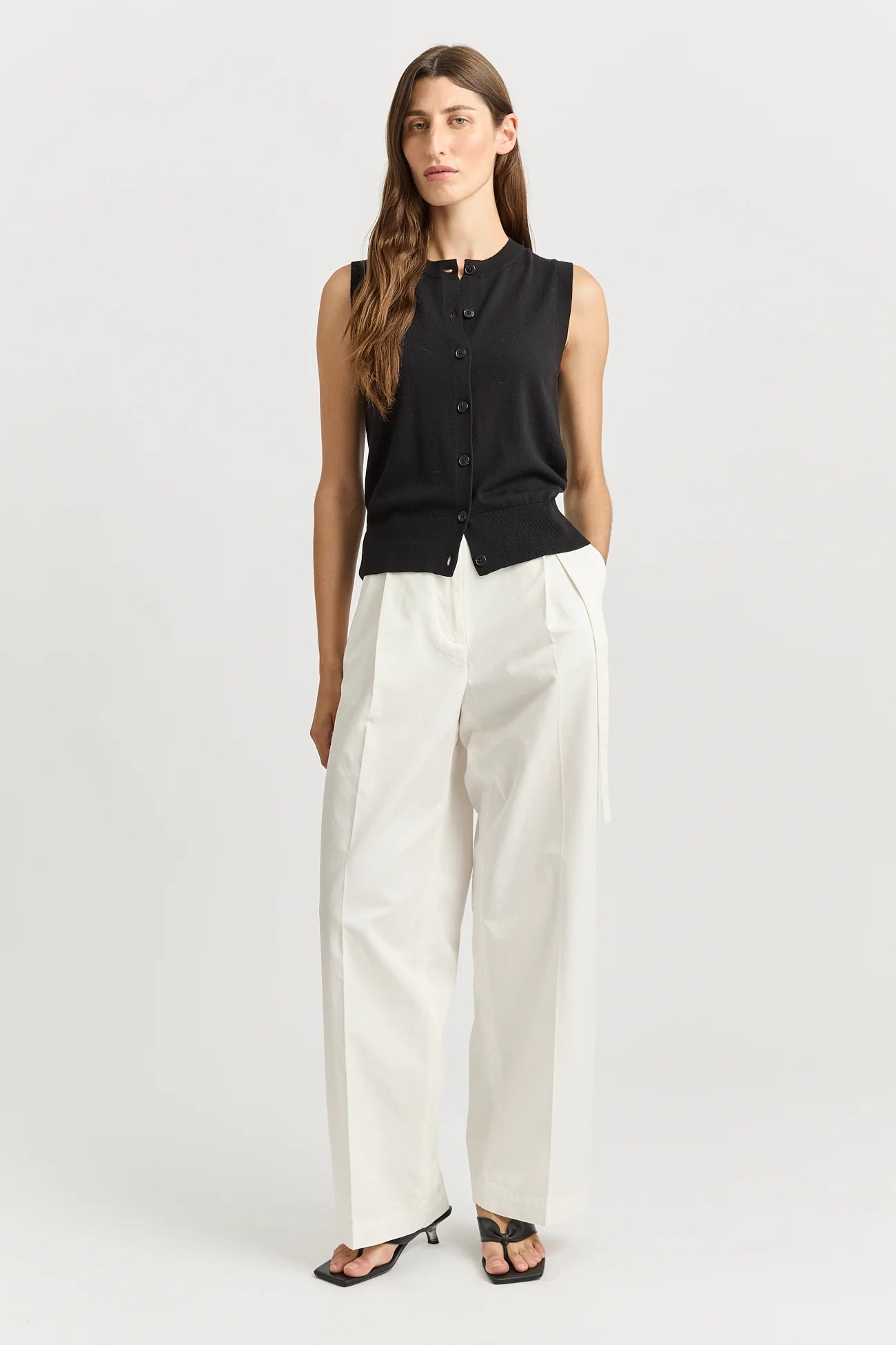 Fine Button Tank | Black