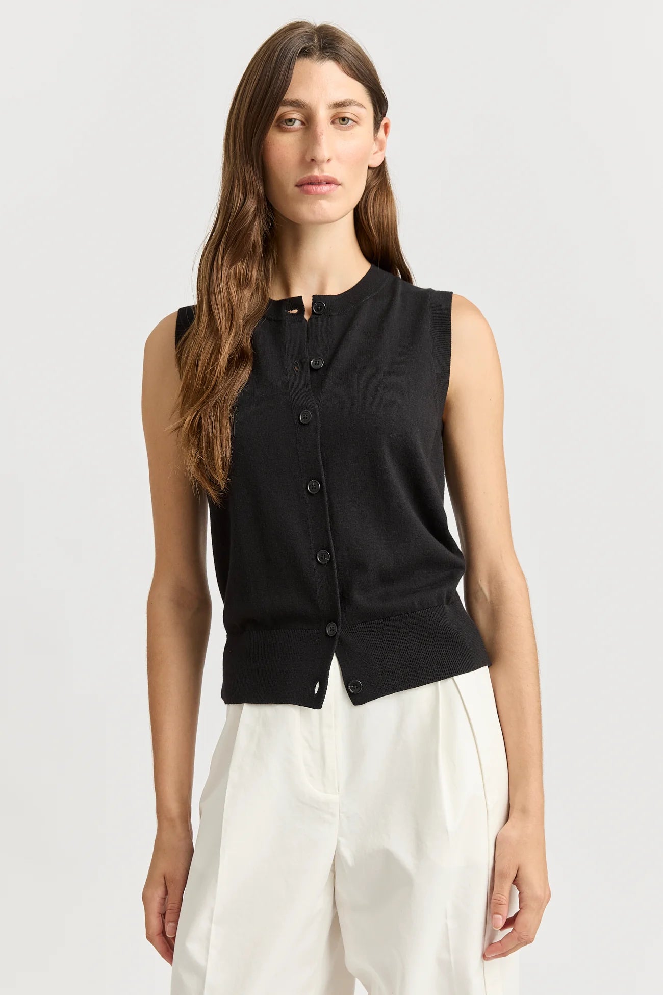 Fine Button Tank | Black