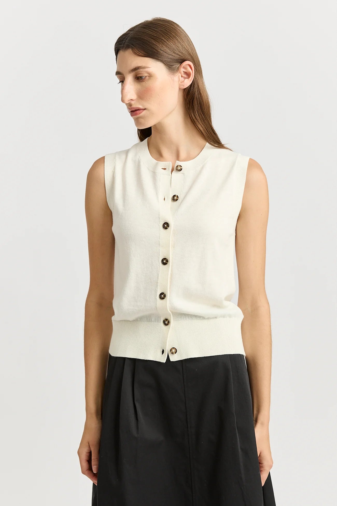 Fine Button Tank | White
