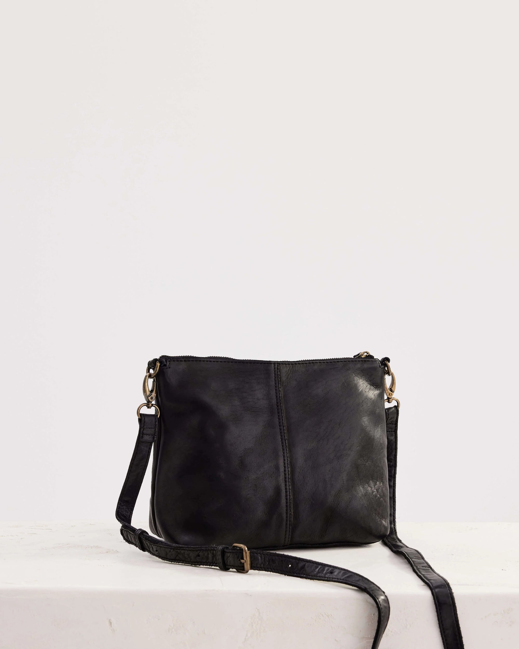 Large Essential Pouch | Black