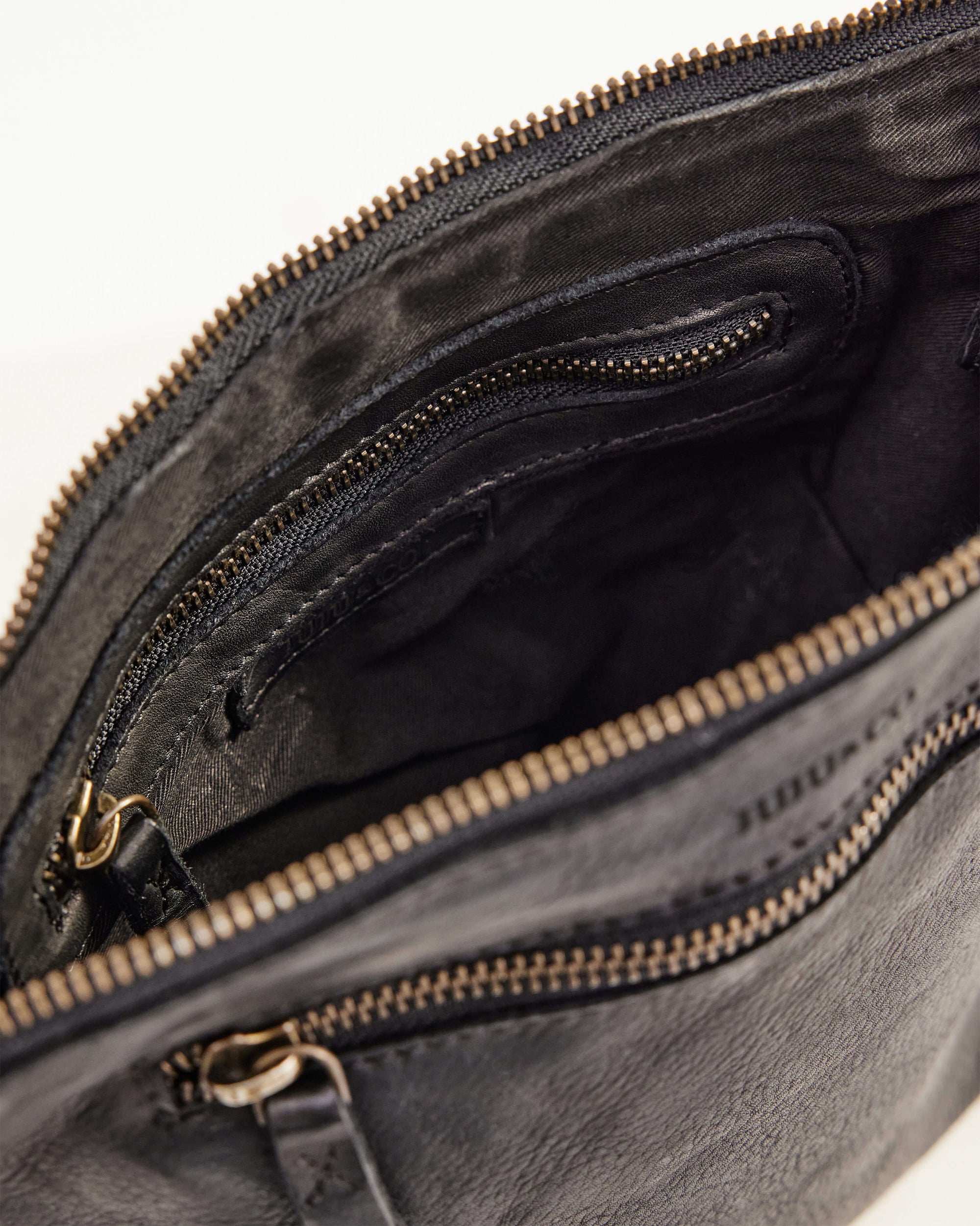 Large Essential Pouch | Black
