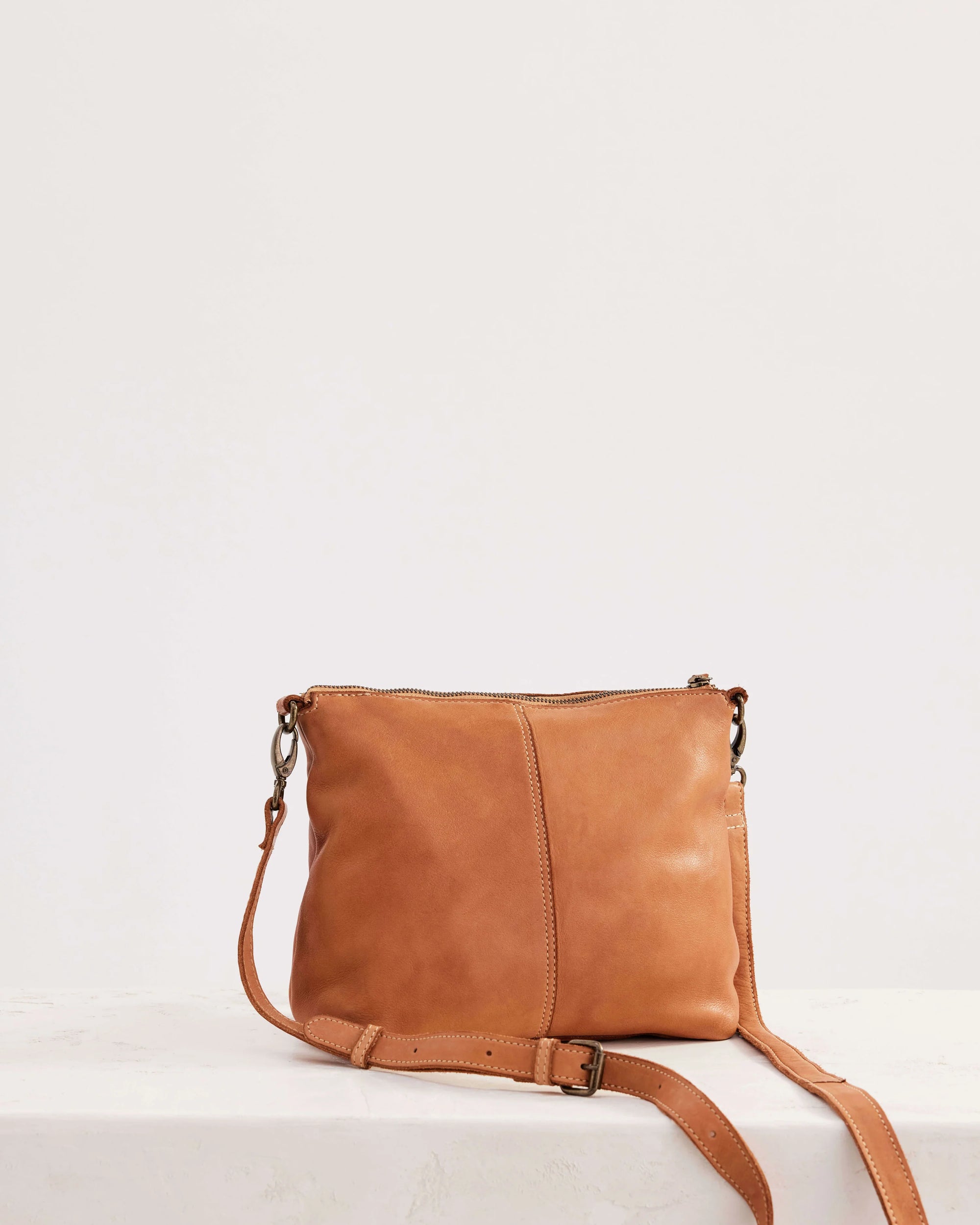Large Essential Pouch | Tan