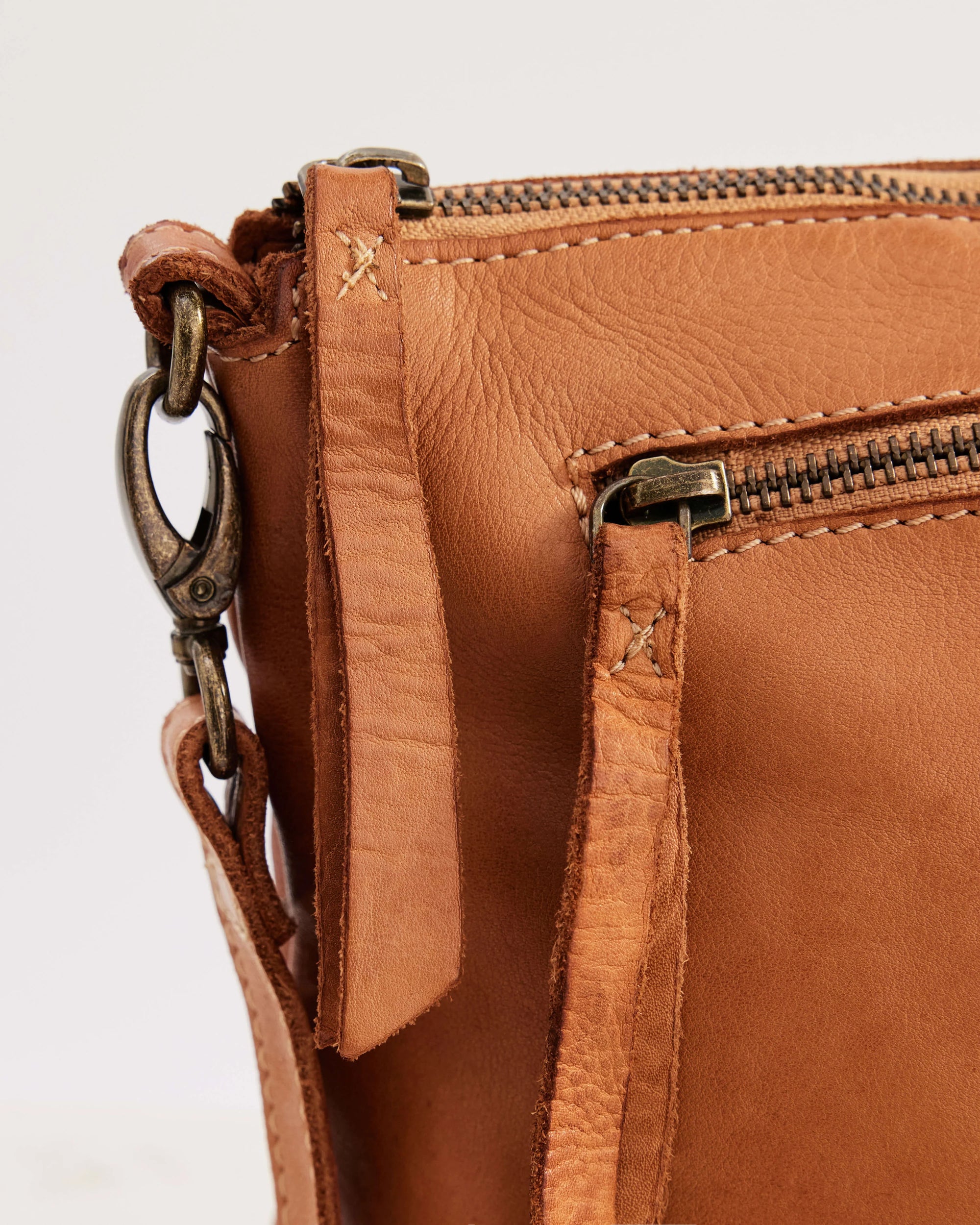 Large Essential Pouch | Tan