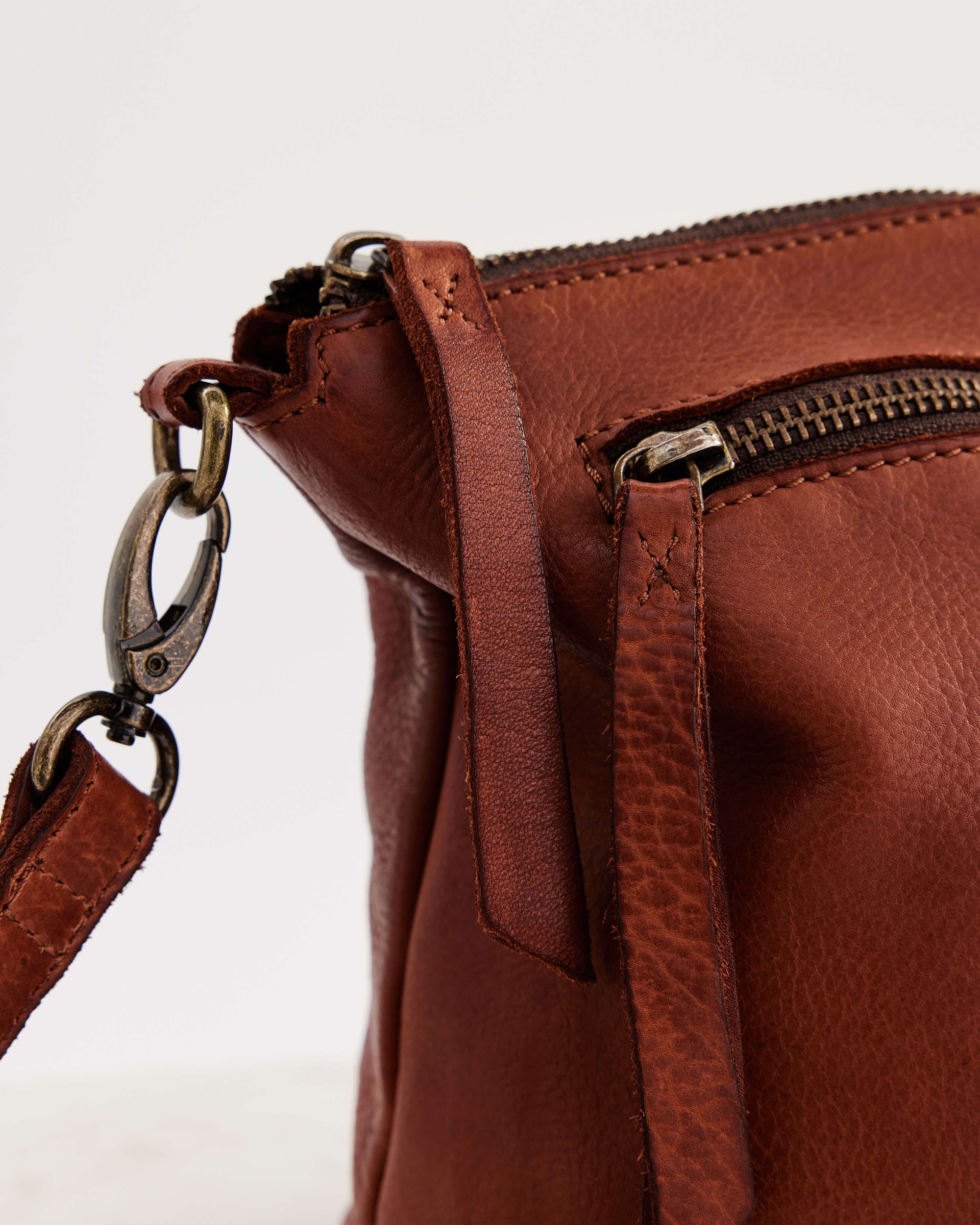 Large Essential Pouch | Cognac