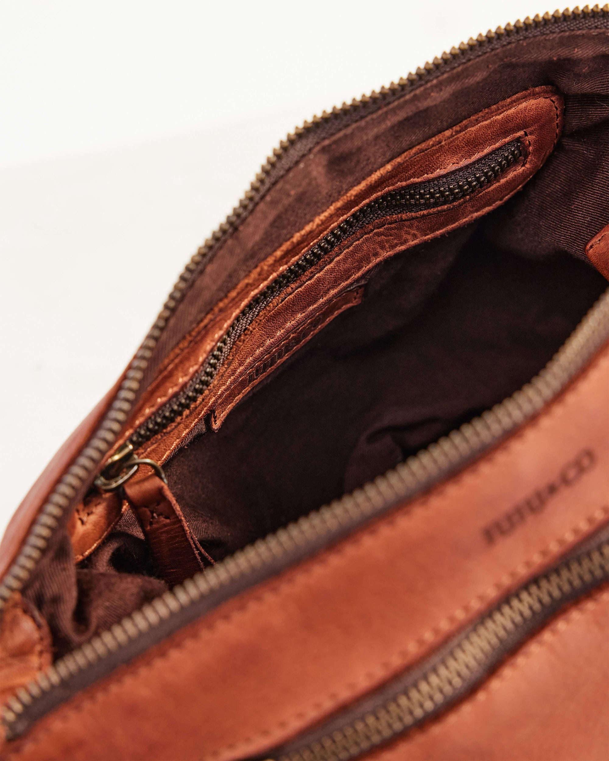 Large Essential Pouch | Cognac