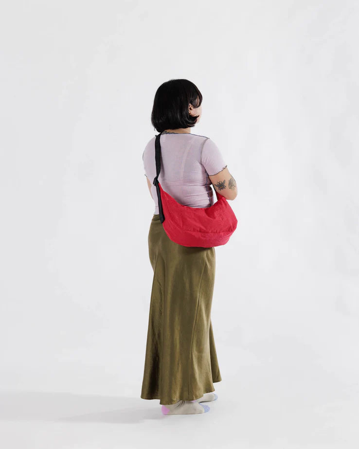 Medium Nylon Crescent Bag | Candy Apple - BAGGU - Beechworth Emporium