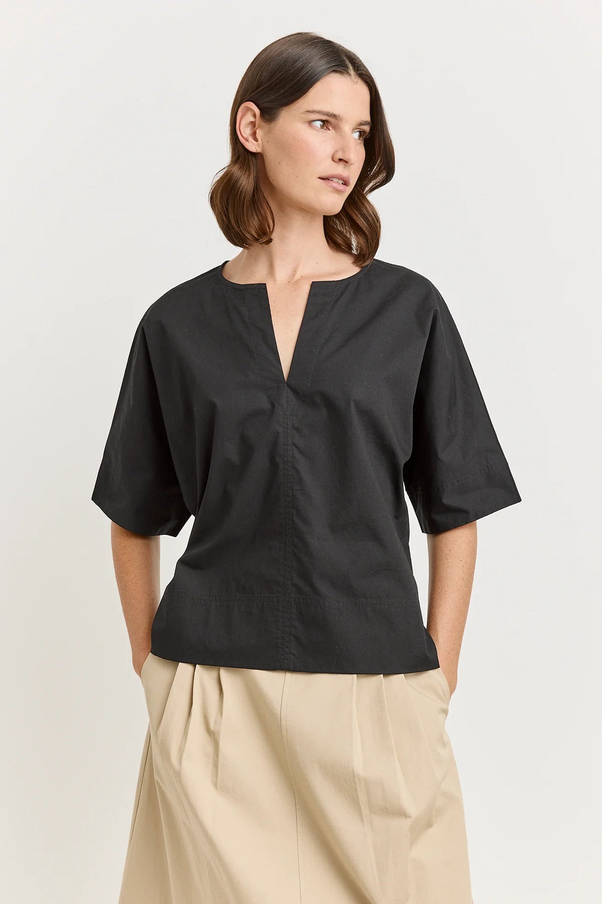 Poplin Split Kneck Top | Black