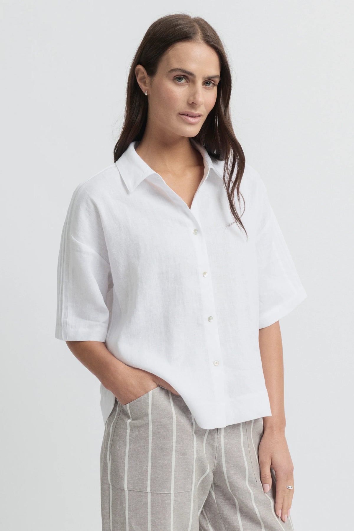Tirari Short Sleeve Linen Essence Shirt | White