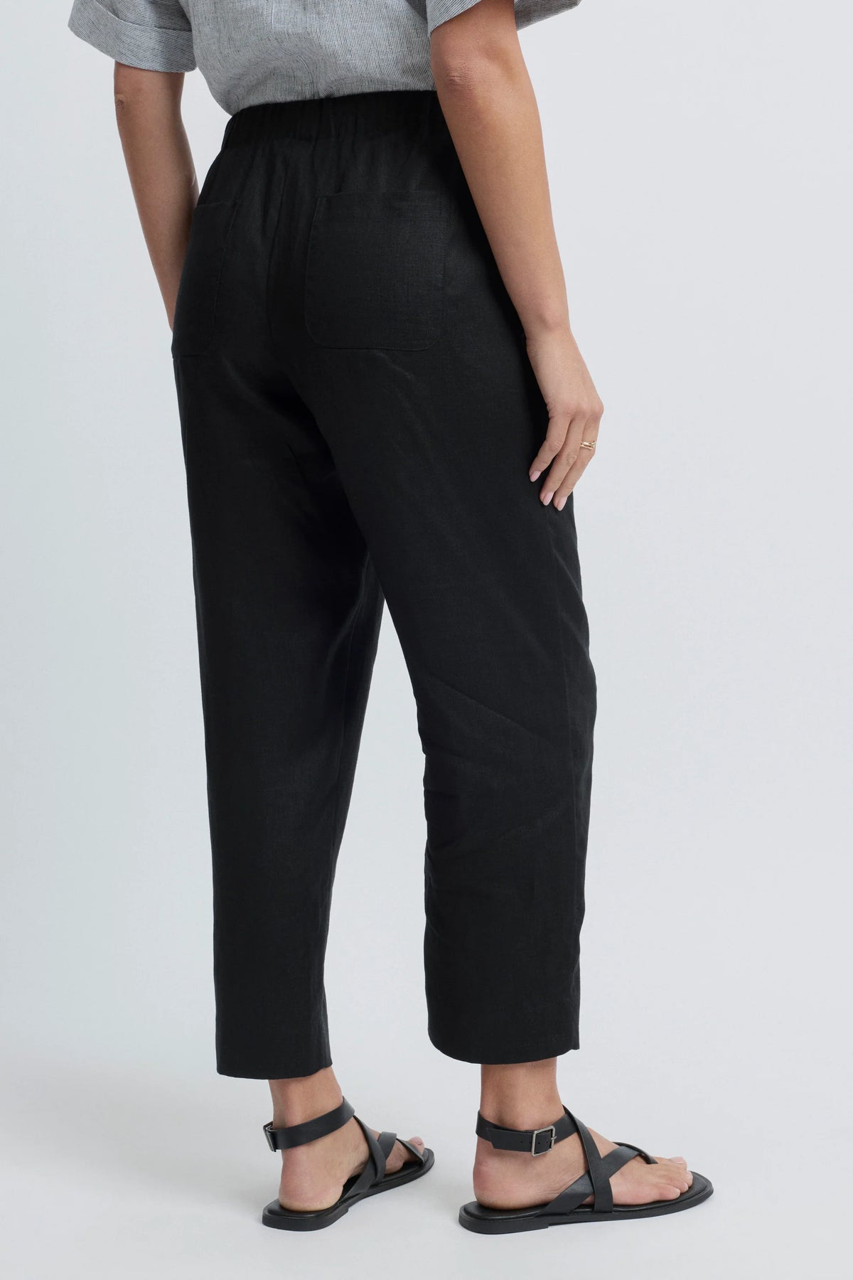 Tirari Slim Leg Linen Pant | Black