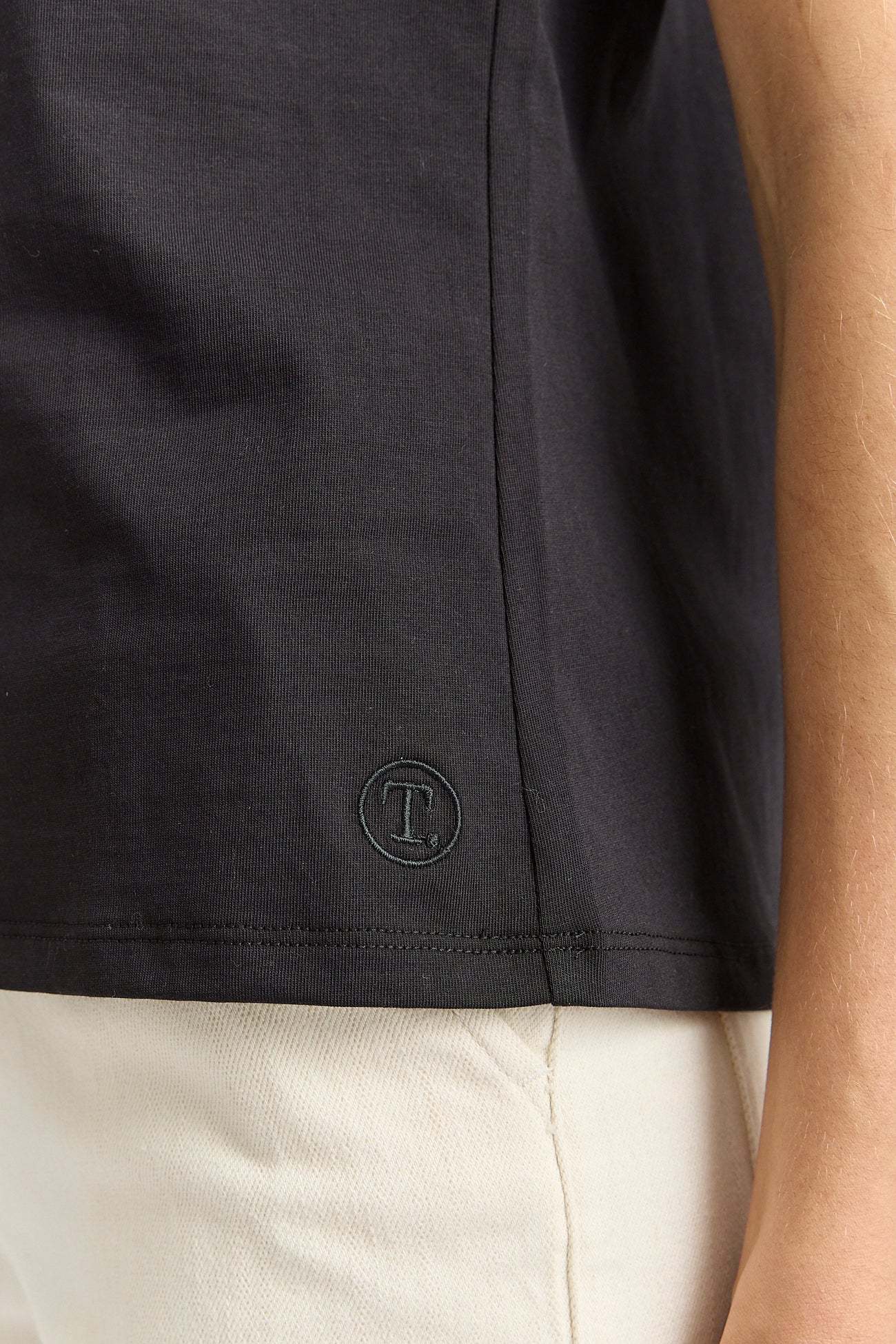 V Neck Tee | Black