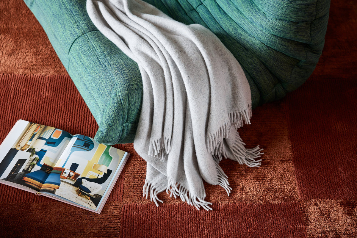 Classic Throw | Dove Grey