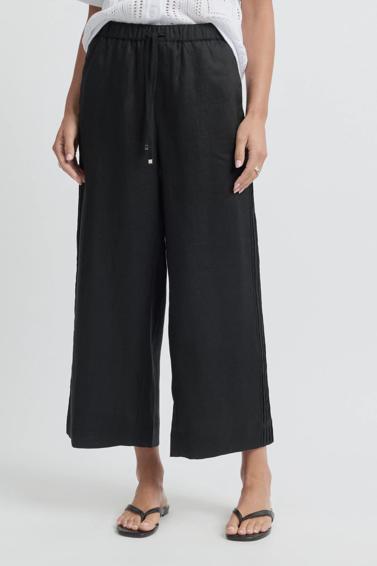 Tirari Pintuck Pant | Black