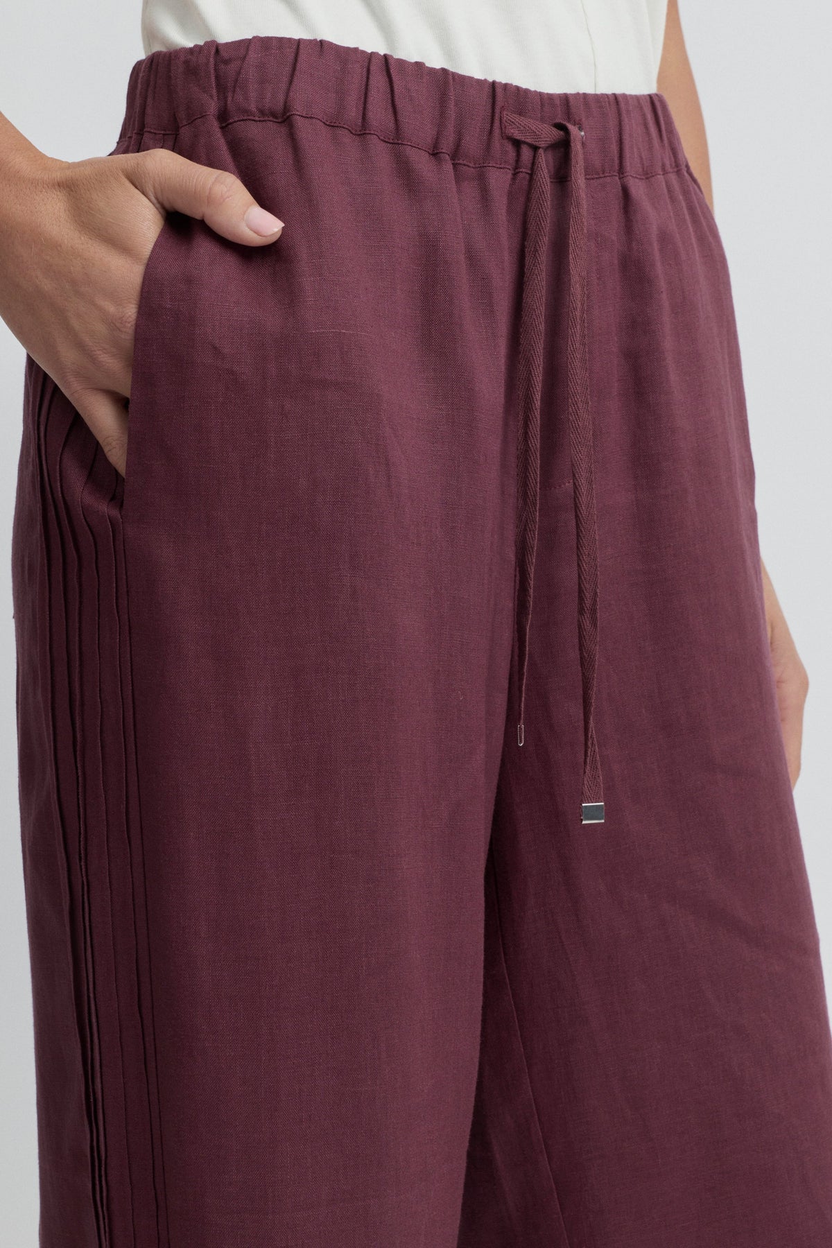 Tirari Pintuck Pant | Raisin