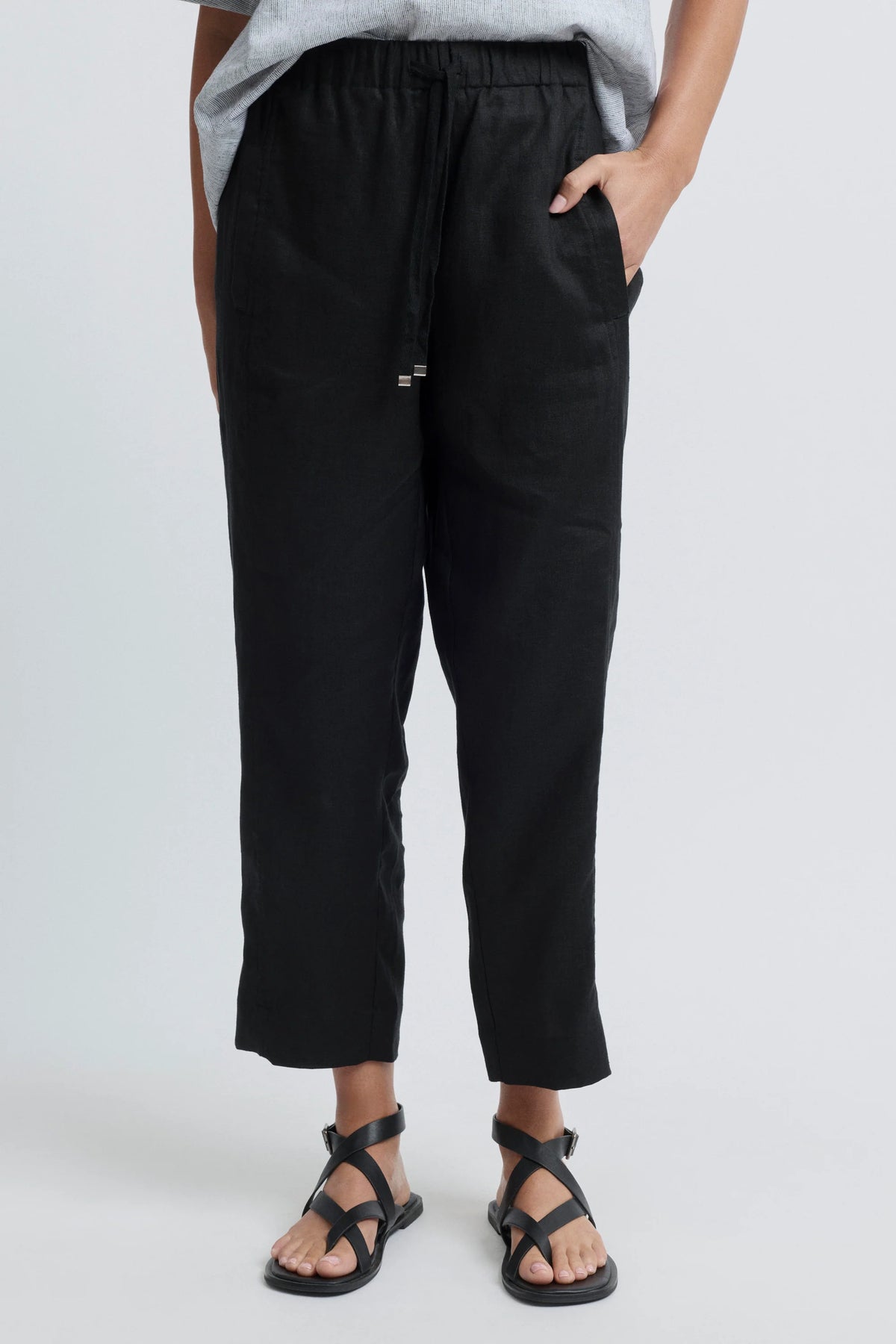 Tirari Slim Leg Linen Pant | Black