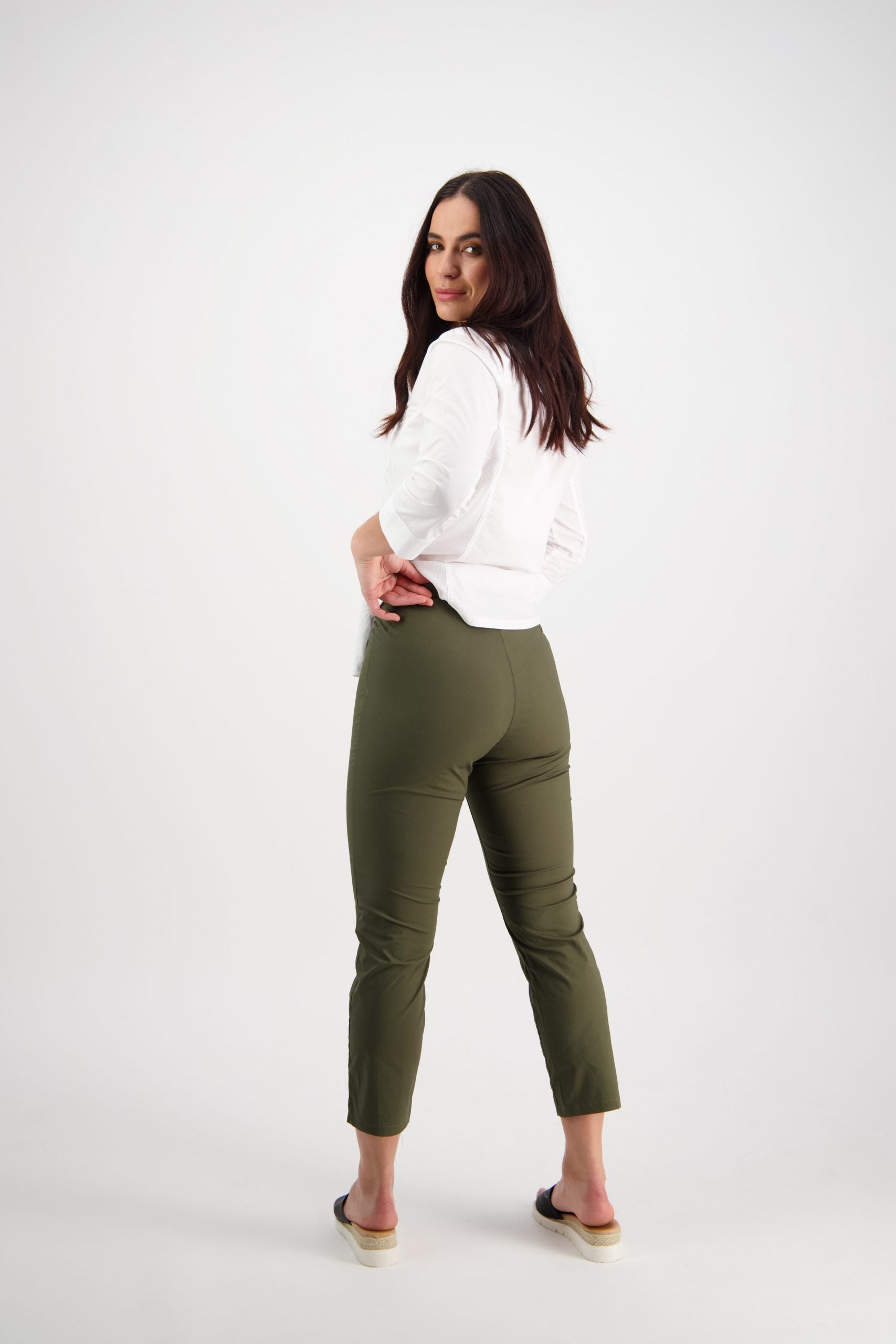 Skinny Leg 7/8 Length Poplin Pull On | Khaki - Beechworth Emporium